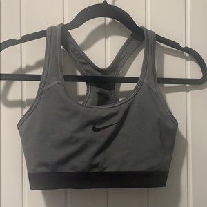 Nike sports bra size M